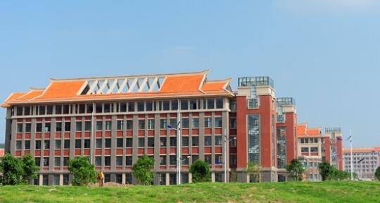 北部灣大學(xué)在哪里？北部灣大學(xué)濱海校區(qū)地址是多少？郵編是多少？