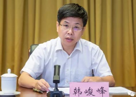 韓峻峰簡歷：桂林航天工業(yè)學(xué)院黨委書記韓峻峰，曾任北部灣大學(xué)黨委書記、校長，廣西機電技術(shù)學(xué)院院長